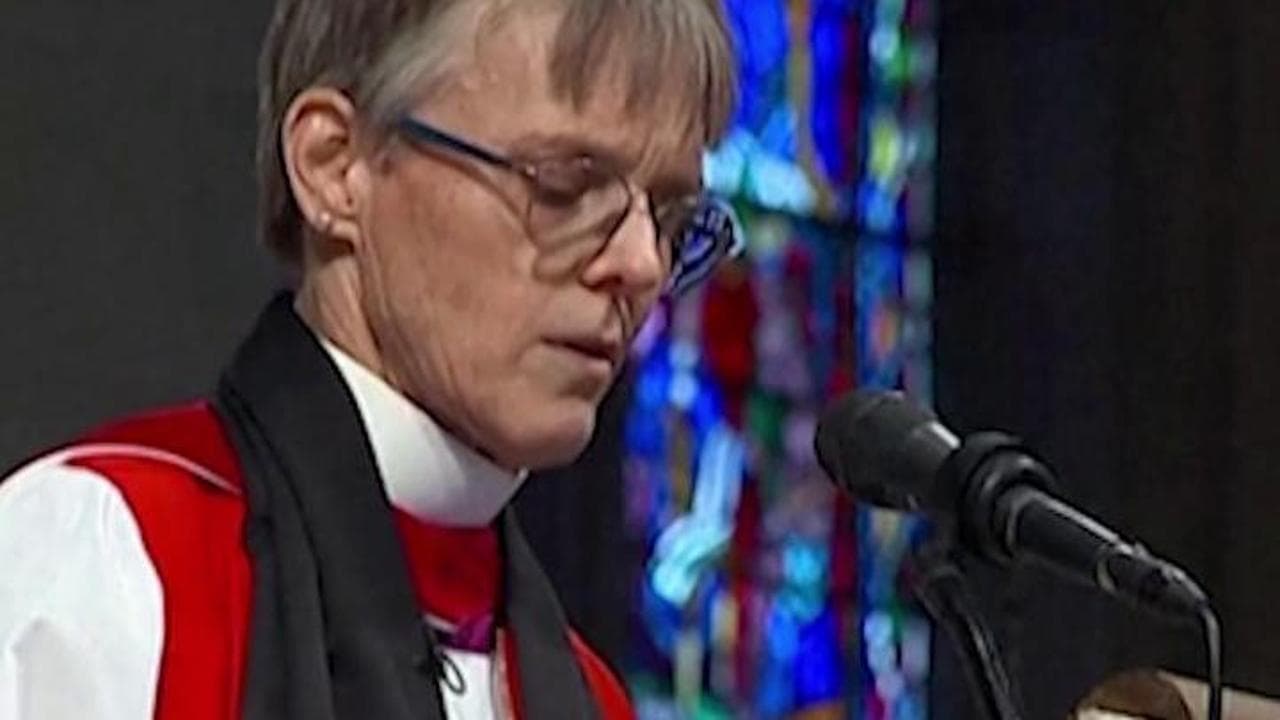 Usa, l'appello della vescova episcopale Budde a Trump: "Pietà per migranti e bambini lgbt"