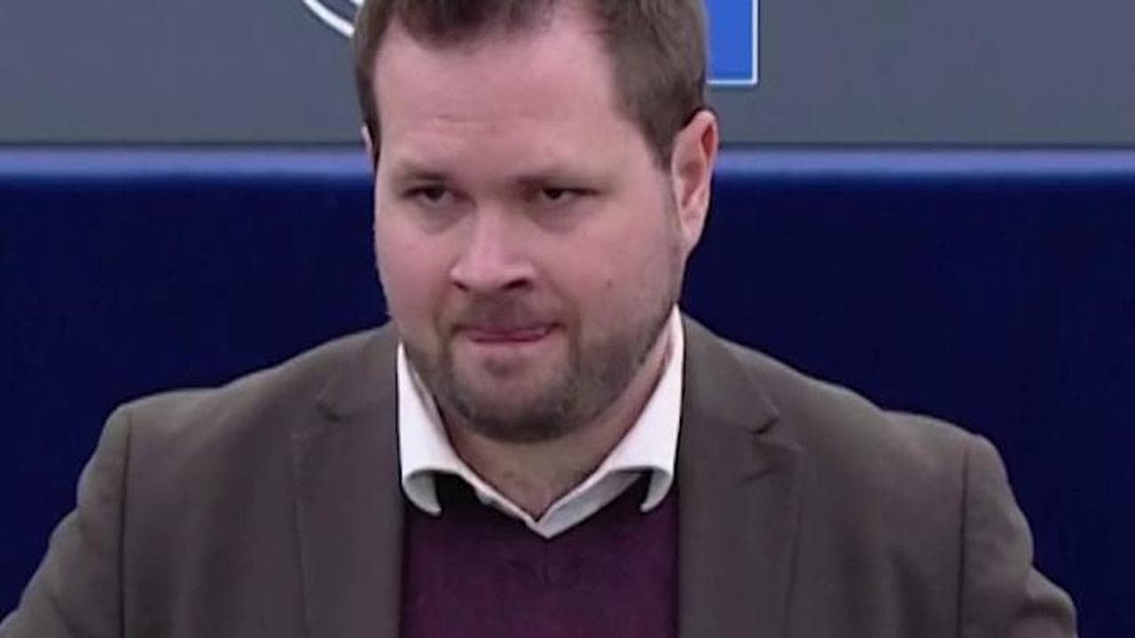Il deputato danese al Parlamento europeo attacca Trump: "La Groenlandia non è in vendita, fuck off!"