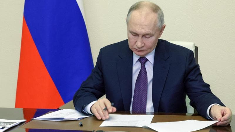 Via Zelensky e l’Ucraina mai nella Nato: ecco le condizioni di Putin per la pace