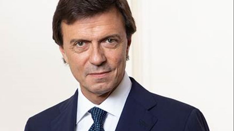Mazzucchelli: “Operazione ostile, controverso l’appoggio del governo. Il vero obiettivo è Generali”