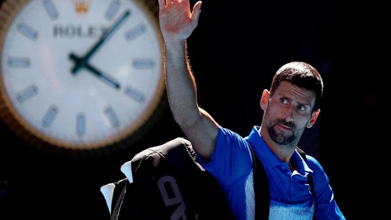 Djokovic lascia gli Australian Open tra i fischi: “E adesso tifo per Zverev”