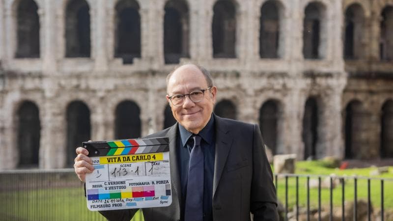 “Vita da Carlo 4”, sul set con Verdone: “Rubini sarà il mio rivale, mi prende pure a schiaffi”