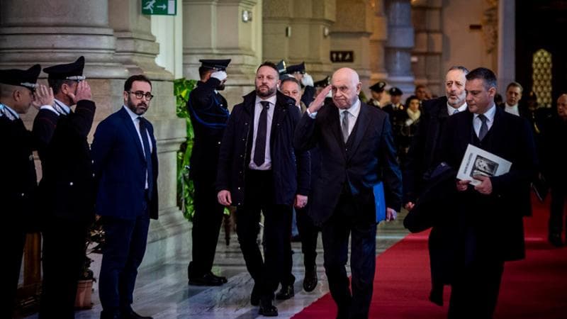Coccarde tricolori e cartelli: è il giorno della protesta dei magistrati