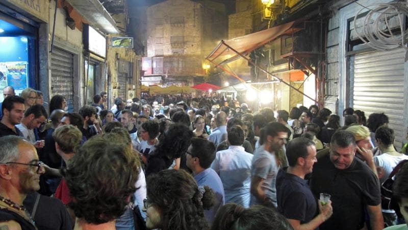Telecamere di sorveglianza e codice di condotta per gli avventori: ecco le regole per i locali