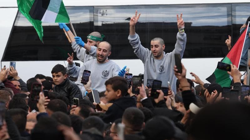 Ramallah porta in trionfo i condannati per terrorismo: "Per noi sono innocenti"