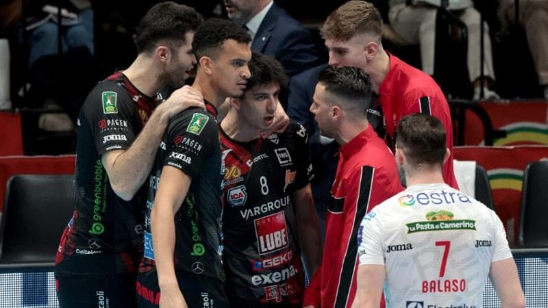 I giocatori della Lube in finale (foto legavolley)