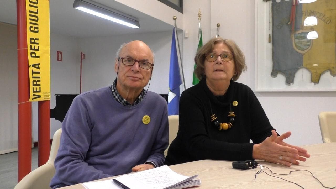 A Fiumicello con i genitori e gli amici di Giulio Regeni, da Pif a Schlein: "Non staremo mai zitti"