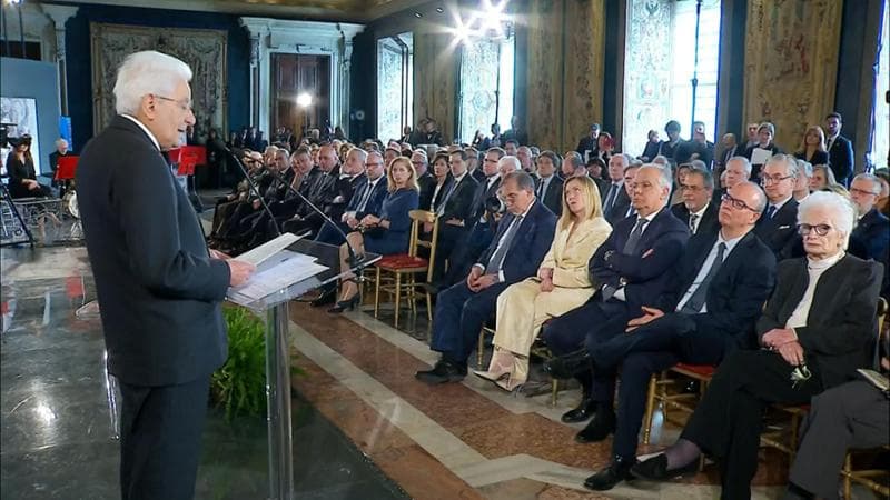 Giorno della memoria, Mattarella: “Mai più Auschwitz. Mettere un argine agli insulti a Segre”