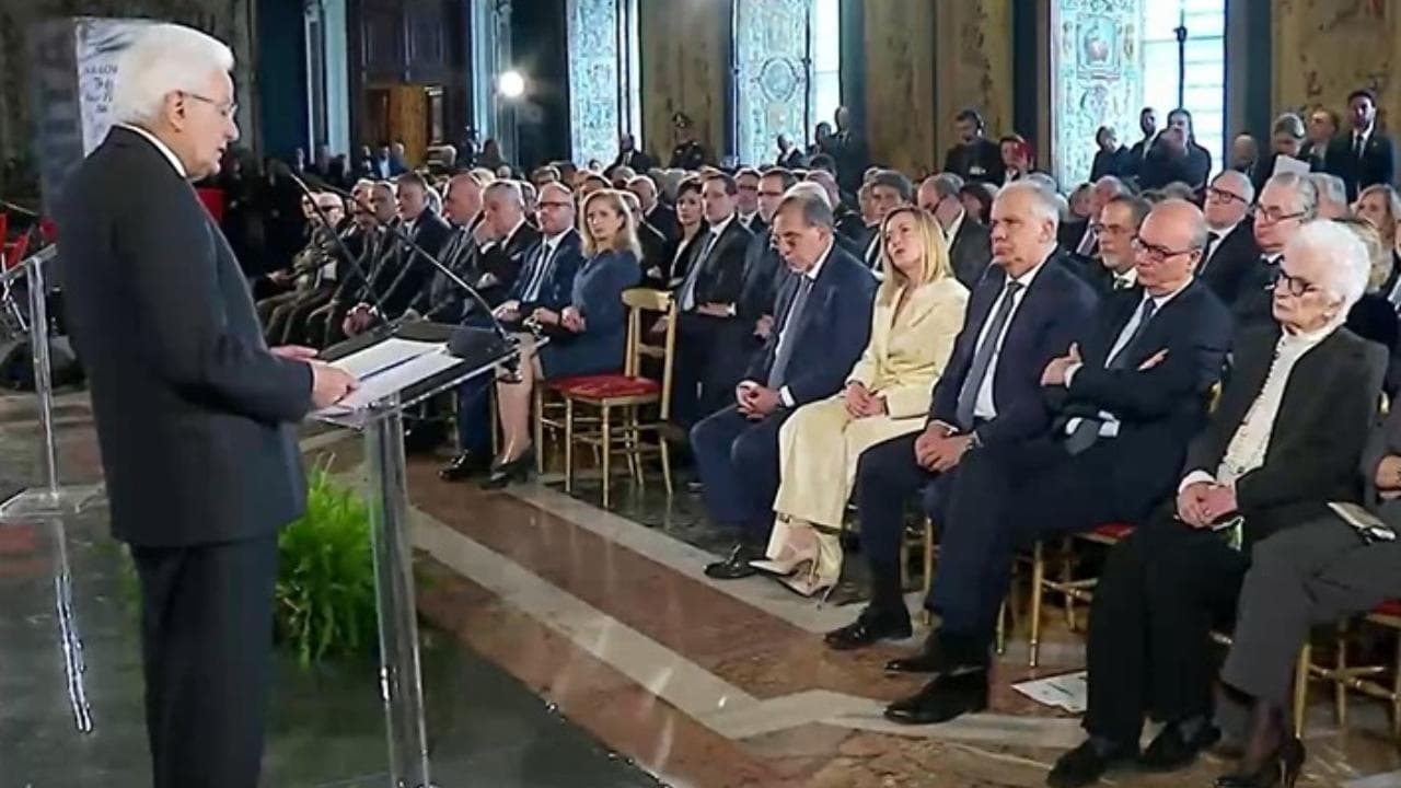 Mattarella: "Dolorosi e inaccettabili gli insulti razzisti a Liliana Segre"