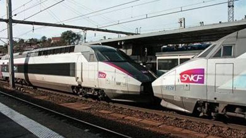 Oltreconfine, verso l’area vesuviana, di notte: ecco come viaggiano gli italiani in treno