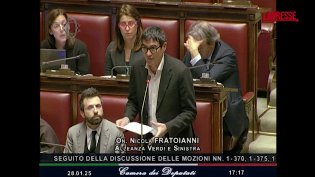 Avviso di garanzia a Meloni, Fratoianni legge la notizia in aula: tensione alla Camera