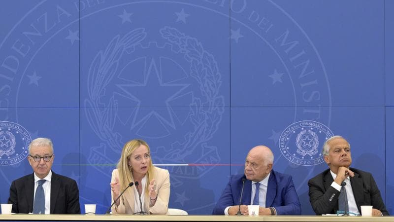 L’ira della maggioranza: “Vendetta delle toghe”. Le opposizioni: “Meloni venga in Aula”