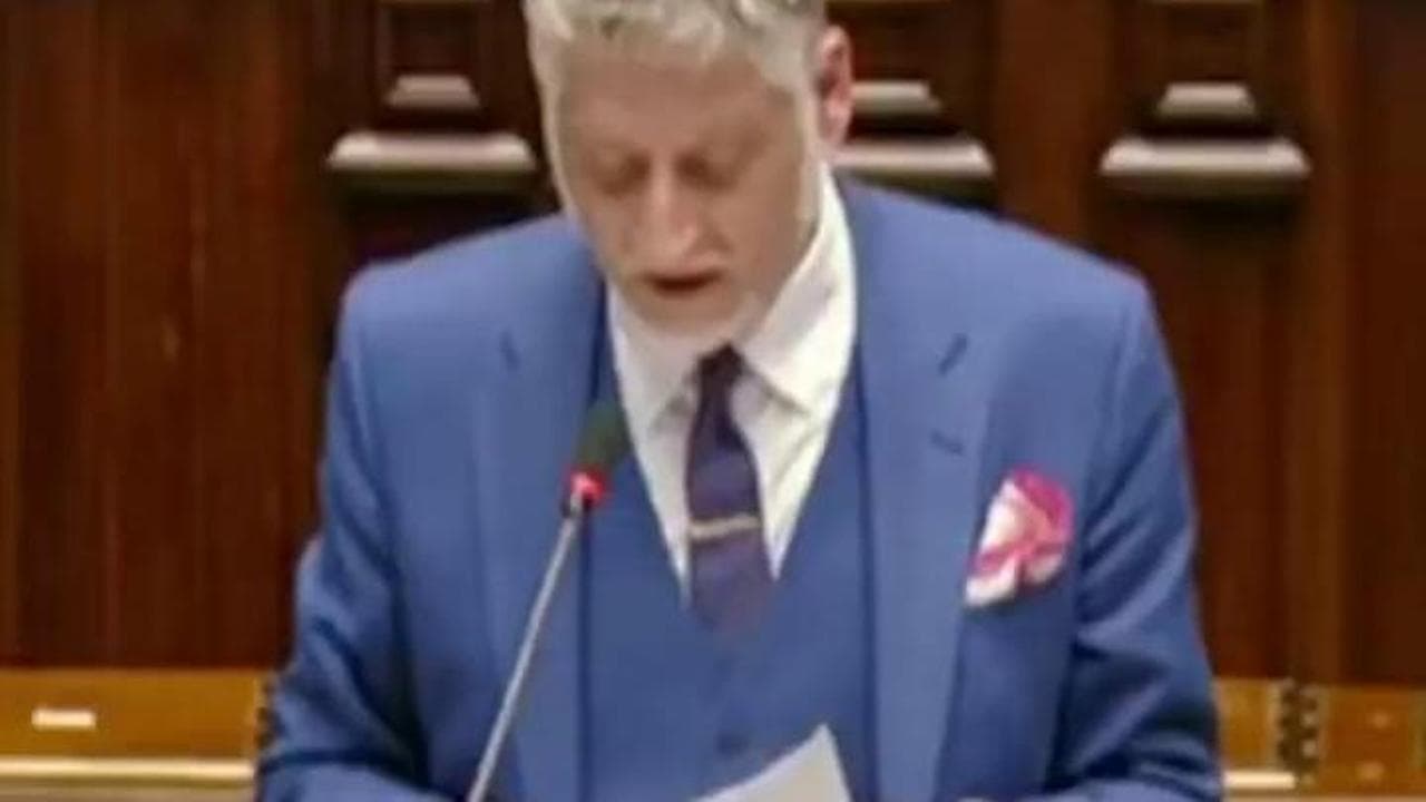 La gaffe del Ministro della Cultura Giuli: Spoleto diventa "provincia"