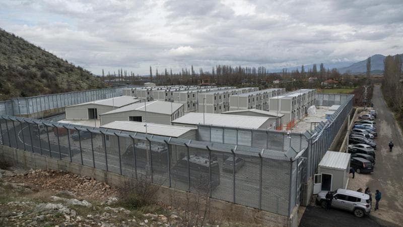 Il centro migranti a Gjader, in Albania