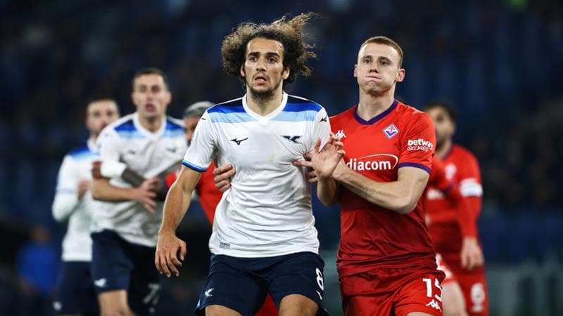 Comuzzo in azione contro la Lazio