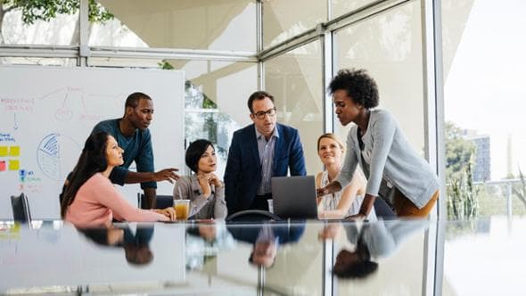Le sfide 2025 per i manager delle Risorse umane: talenti, lavoro ibrido e flessibile