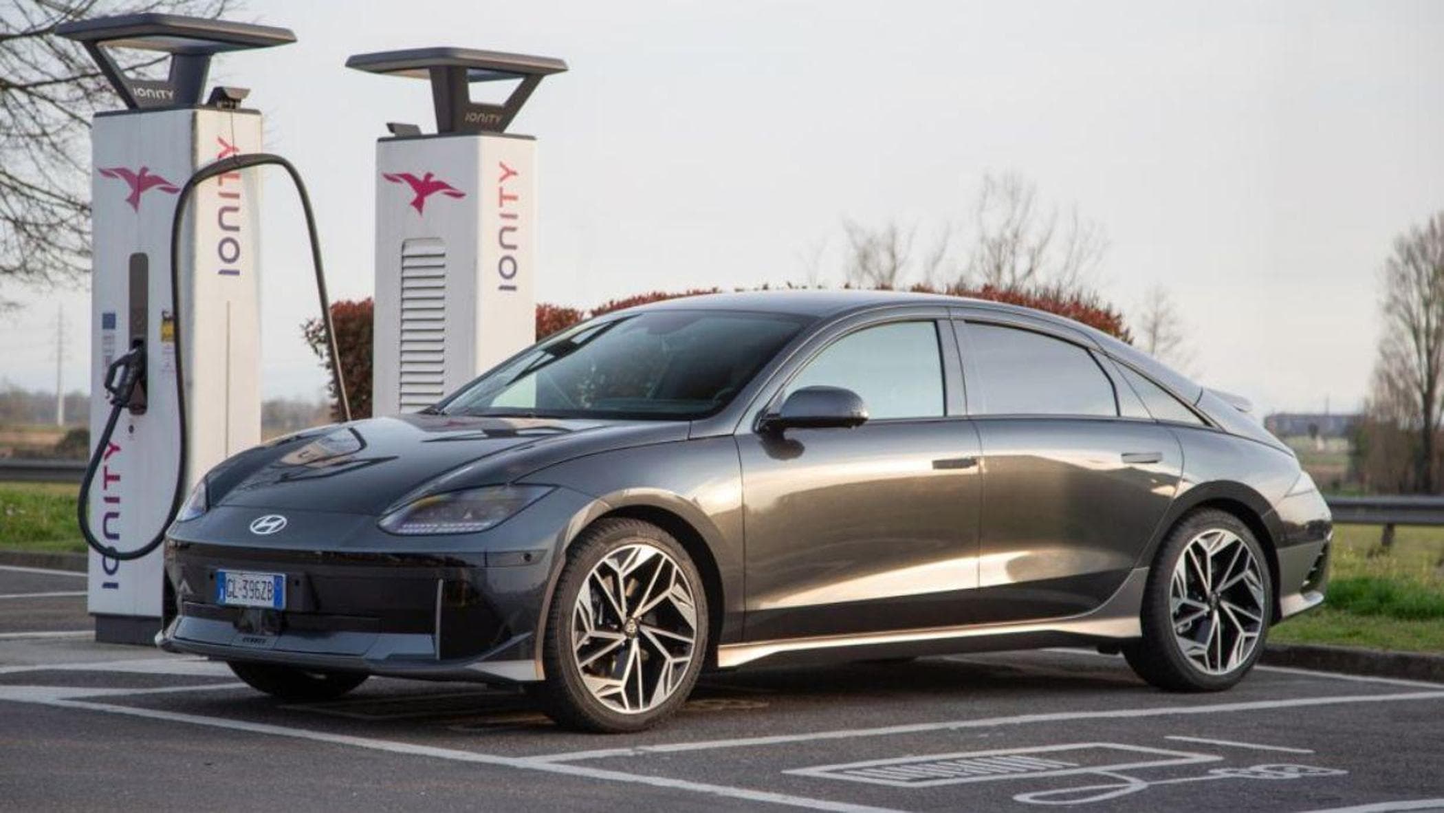 ヒュンダイ・イオイク6ブリラ・ネルP3充電指数2024