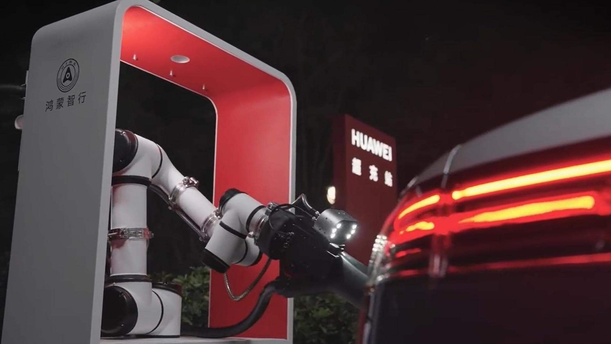 Çin'den elektrikli arabalar, aşağı inmeden şarj etmek için sıra kolu geliyor