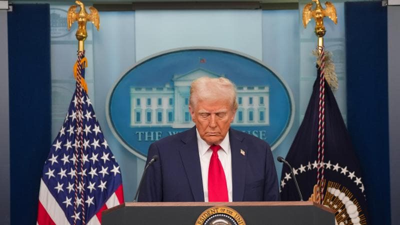 Negli Usa di Trump se cade un aereo è colpa del pilota nero e gay | Hanno tutti ragione