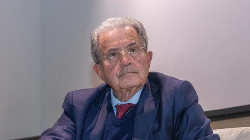 Prodi: “Alzando i toni la premier si brucia. L’Ulivo dopo 30 anni dice che vincere si può”