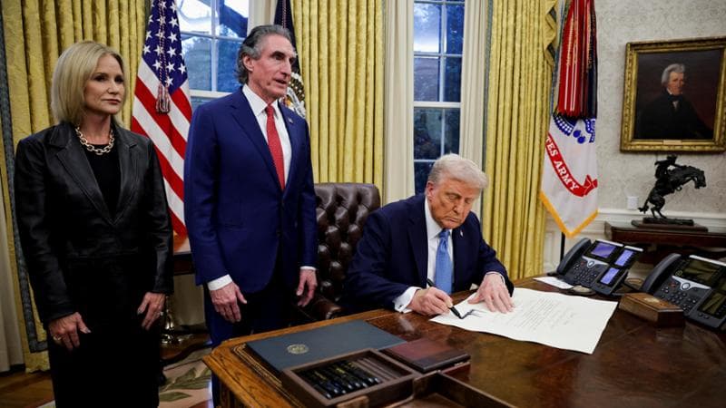 L’America inaugura l’era dei dazi: “Da domani a Cina, Canada e Messico”
