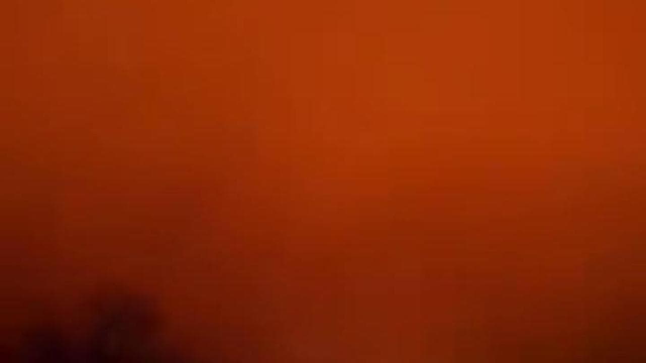 Un aereo si schianta al centro di Philadelphia provocando un incendio