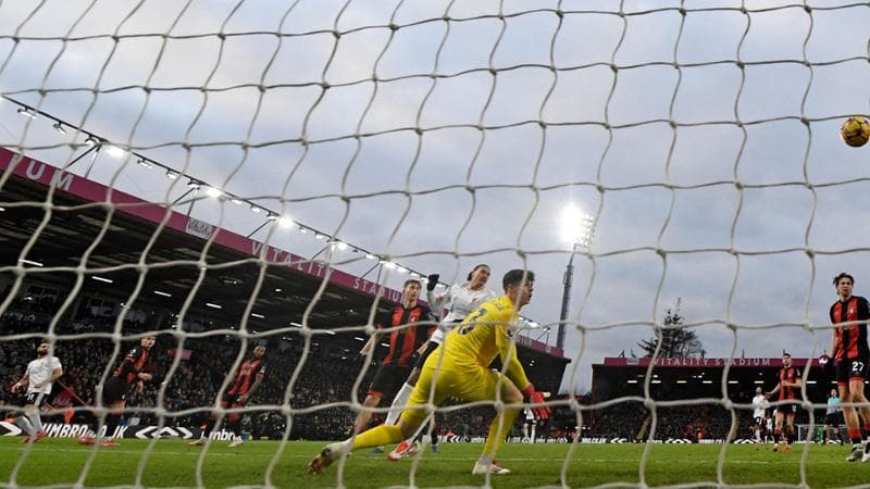 Doppietta di Salah, il Liverpool vince a Bournemouth. Il Nottingham ne fa 7 al Brighton