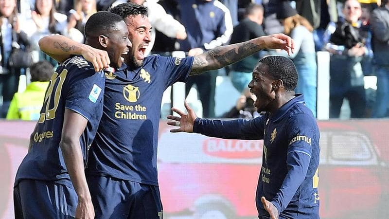 Kolo Muani esulta con Nico Gonzalez e Weah