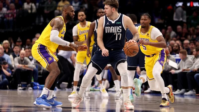 Luka Doncic contro LeBron James

