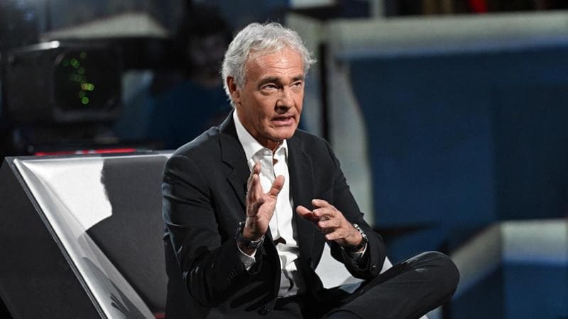 Massimo Giletti nello studio del programma di Rai 3 "Lo stato delle cose"