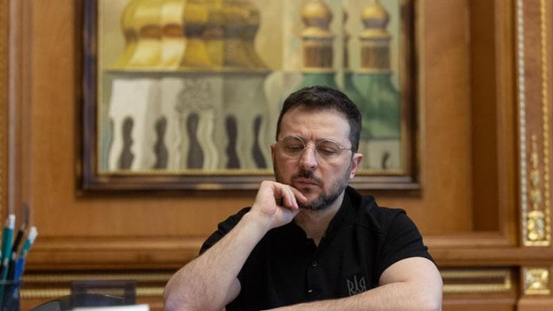Zelensky apre alle trattative con Putin: “Ma senza Nato vogliamo l’atomica”