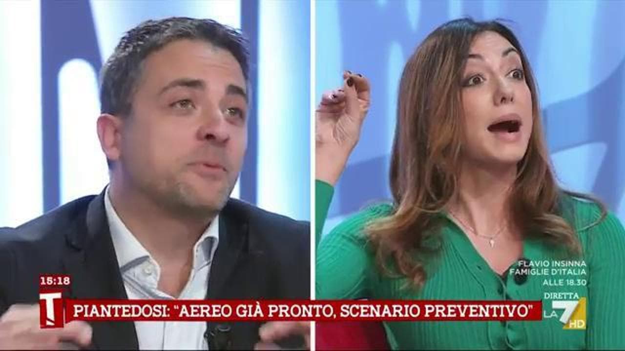 "Bau bau": Montaruli interrompe Furfaro e inizia ad abbaiare in diretta