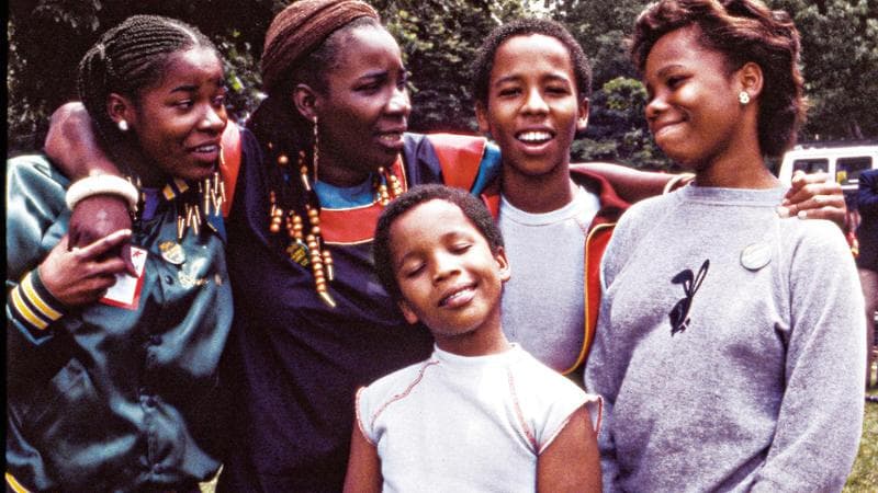 Un ritratto di Rita Marley con i figli&nbsp; (da sinistra a destra: Sharon Marley, Rita Marley, Stephen Marley, Ziggy Marley e Cedella Marley&nbsp;al Central Park di New York in uno scatto del giugno 1992); Foto&nbsp;Michel Delsol/Getty Images
