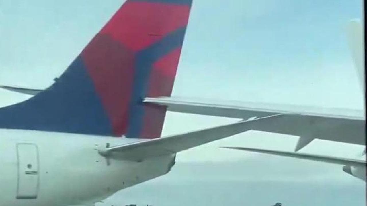 Seattle: l'aereo atterra e colpisce con l'ala la coda di un Boeing pronto al decollo