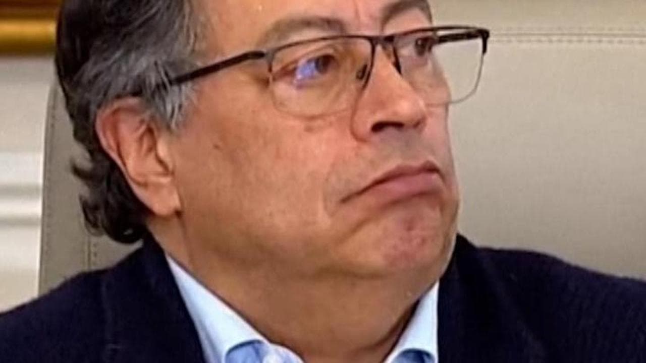 "La cocaina non fa più male del whisky, legalizziamola": la polemica del presidente colombiano Petro