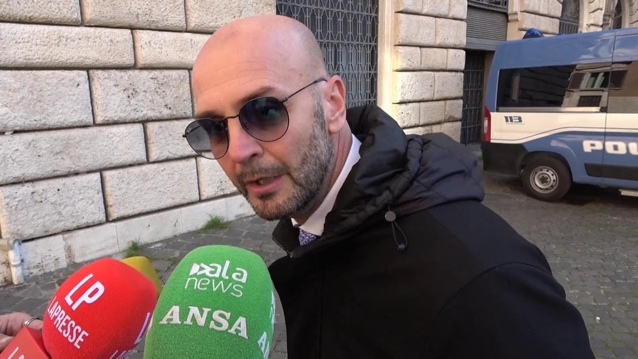 Chat Fdi, Procaccini: "Sono state trafugate, è illegale. Nel partito non c'è un problema di lealtà"