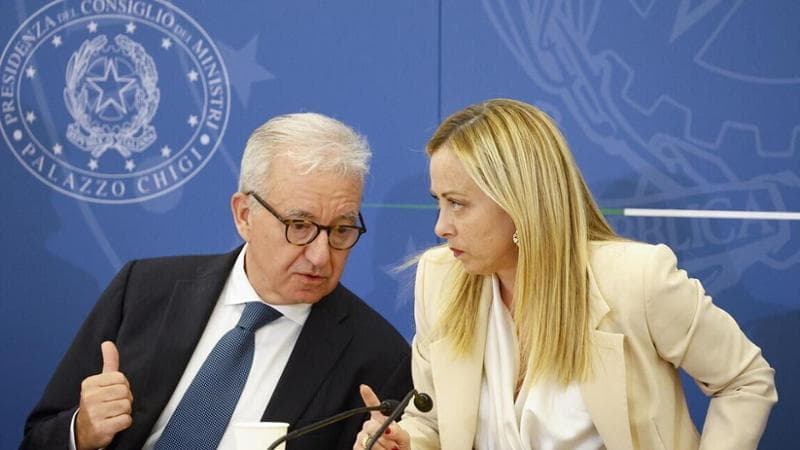 Caso Paragon, Palazzo Chigi si tira fuori e scarica sulle procure: “Anche loro hanno i server”