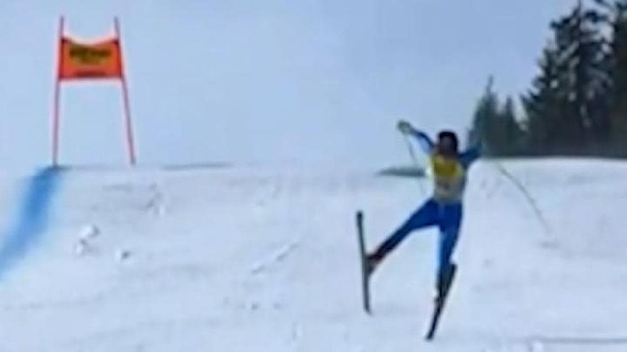 La spettacolare caduta di Sofia Goggia nelle prove della discesa mondiale. Paura per l'azzurra