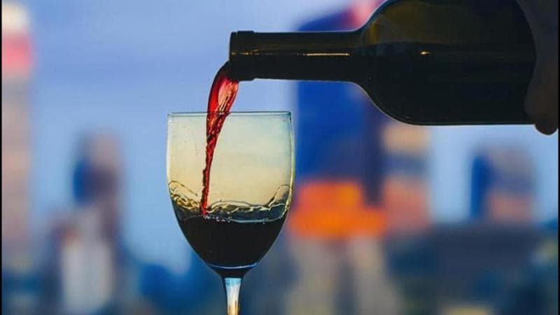L’Ue studia nuove tasse su vino e bevande alcoliche. Le imprese insorgono: “Piove sul bagnato”