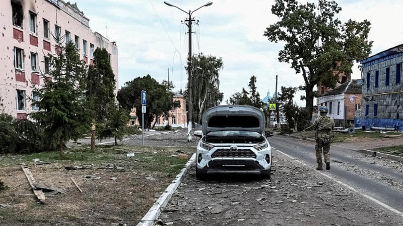 Kiev avanza nel Kursk. E sulle terre rare Zelensky apre a Trump