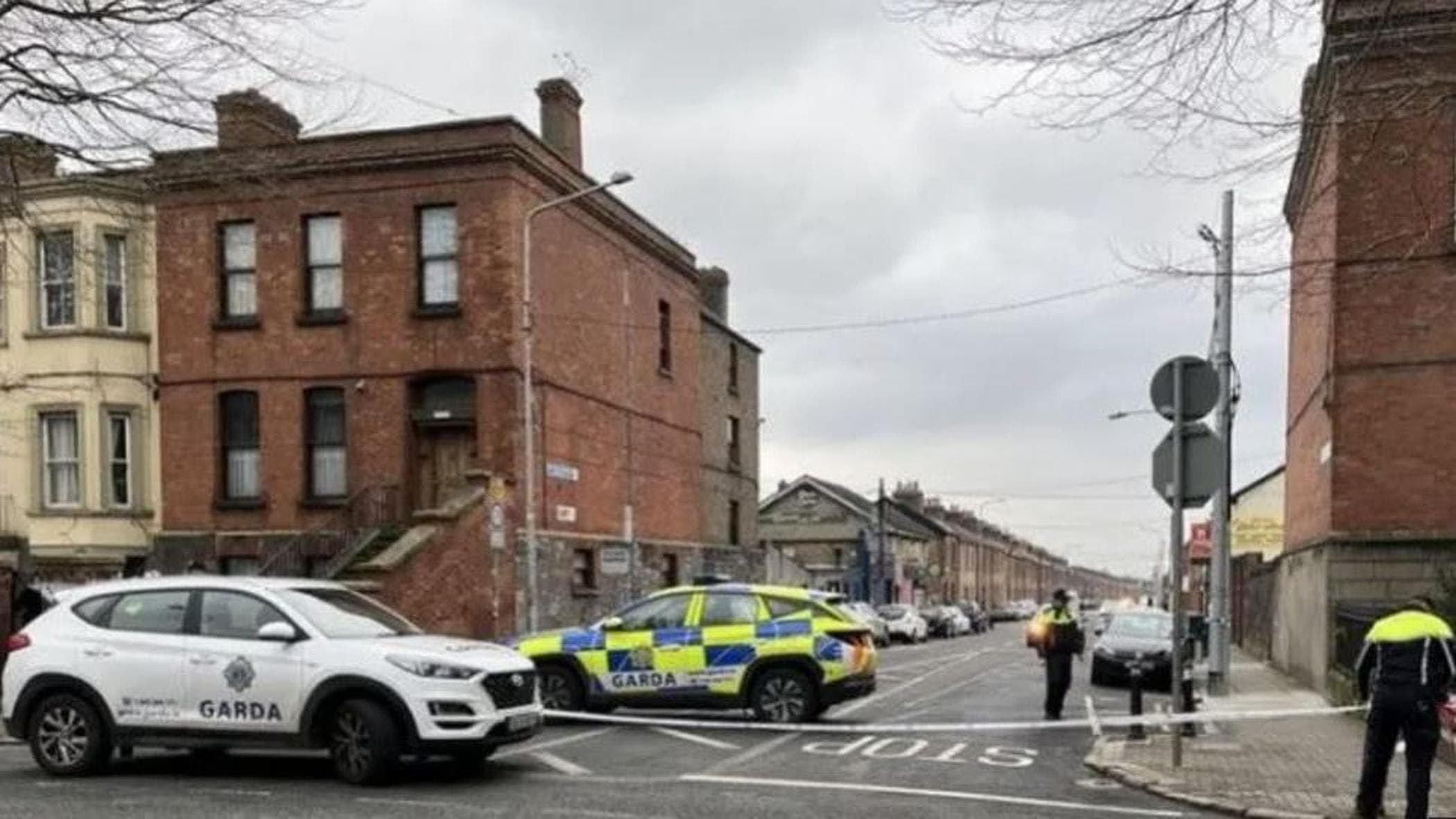 アイルランド、ダブリンで刺された4人：逮捕された男