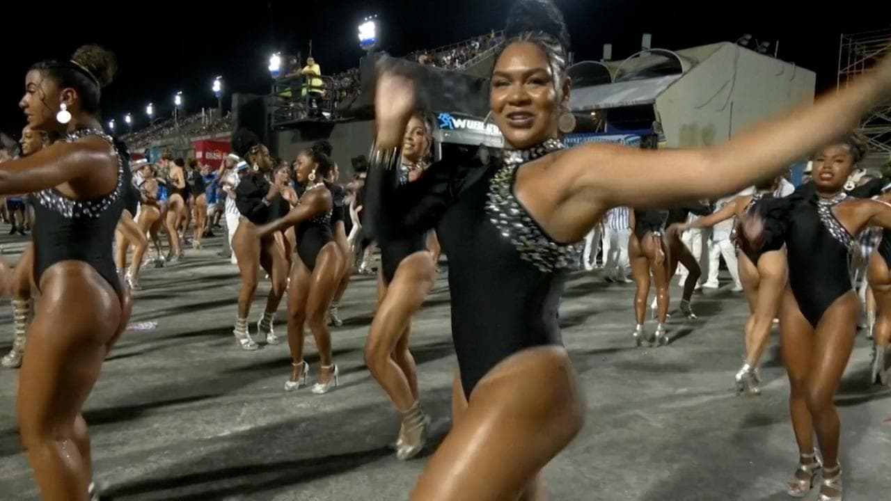 Rio de Janeiro, è già carnevale: le prove generali per la kermesse del 28 febbraio
