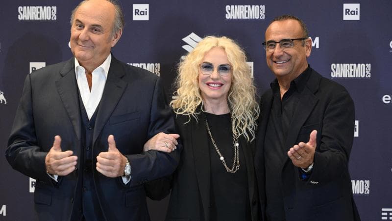 Carlo Conti battezza Sanremo. “Amadeus non si batte. Io antifascista? Certo”
