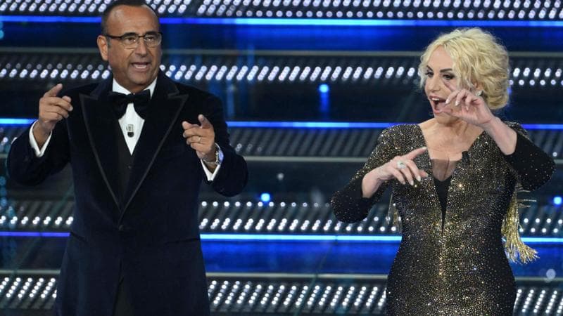 Cappotti, panini e fisici atletici a Sanremo: promossi e bocciati della prima serata