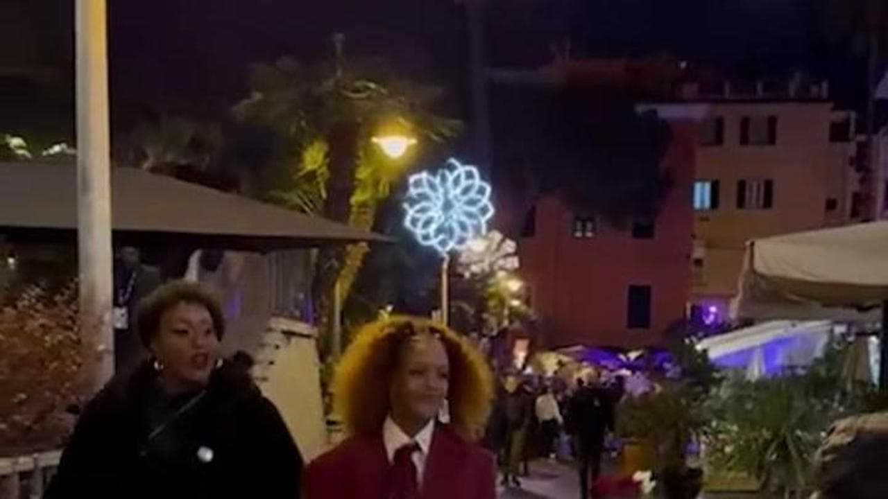 Sanremo, le coriste di  Willie Peyote rifiutano la rosa: "Grazie ma no Grazie"