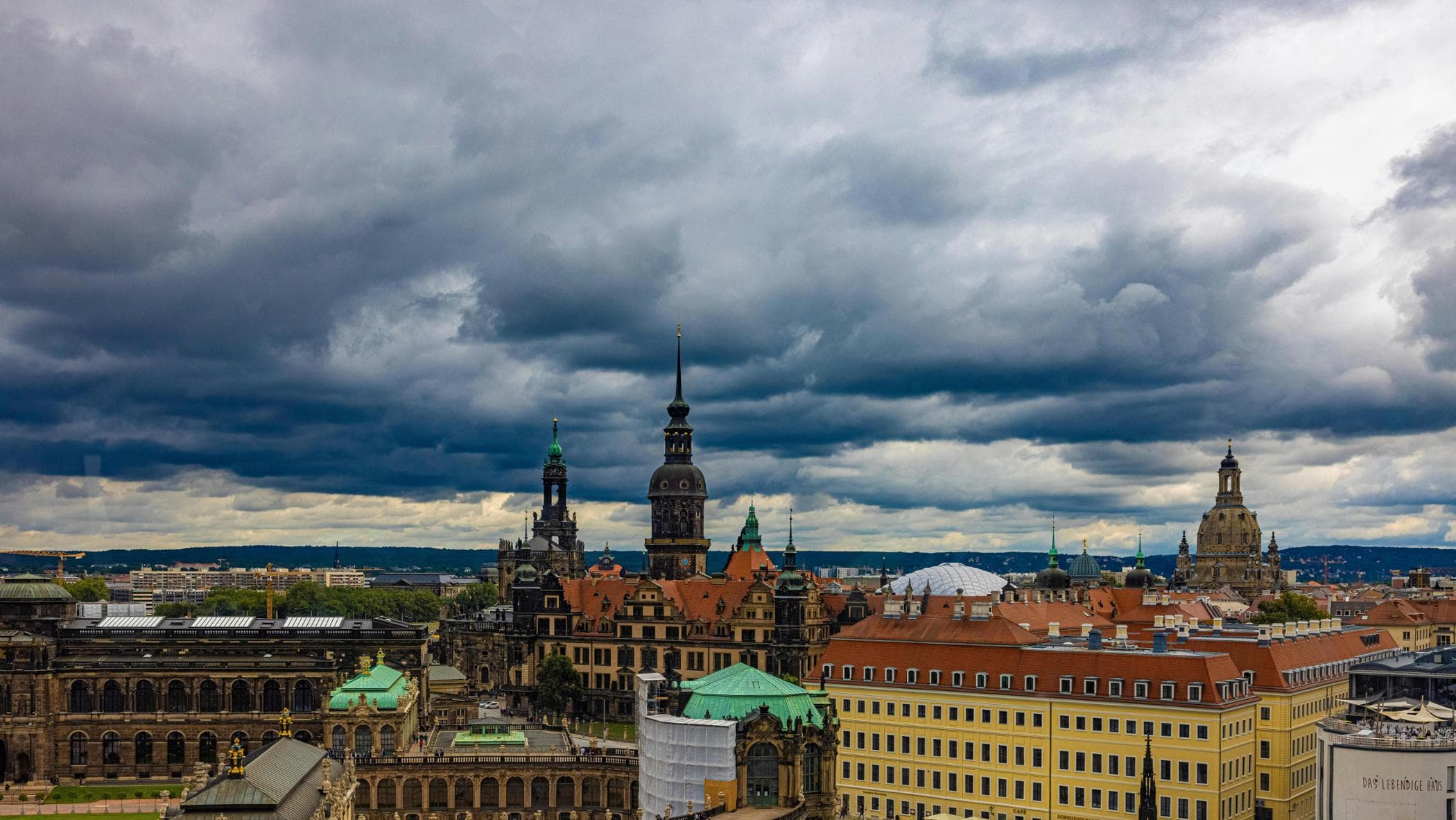 Bugünün Almanac'ı, 13 Şubat: Dresden'de Inferno