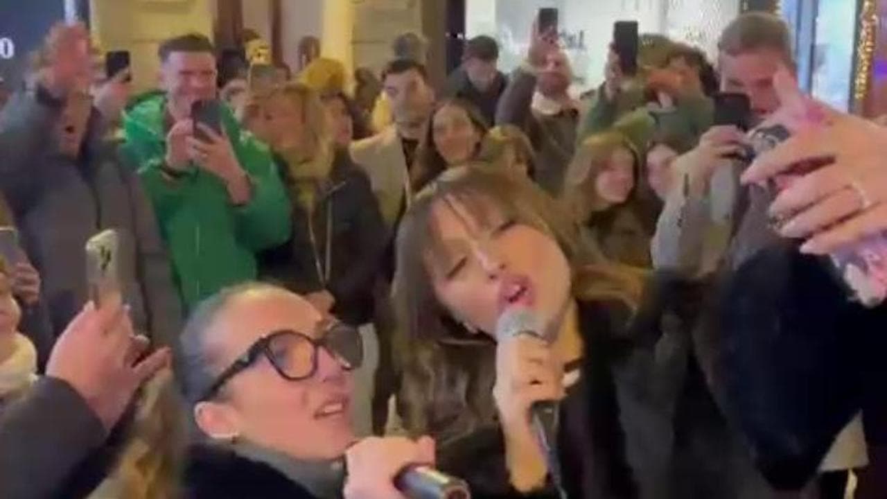 Sarah Toscano, “Amarcord” anche fuori dall’Ariston: bis a sorpresa nelle vie di Sanremo