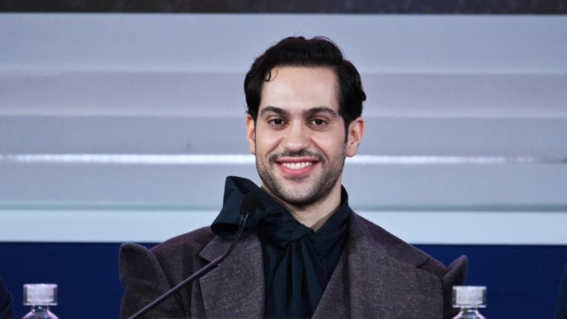 Mahmood, a Sanremo come co-conduttore: “Carlo vuole sia spontaneo, ma quando lo sono dico cazzate”