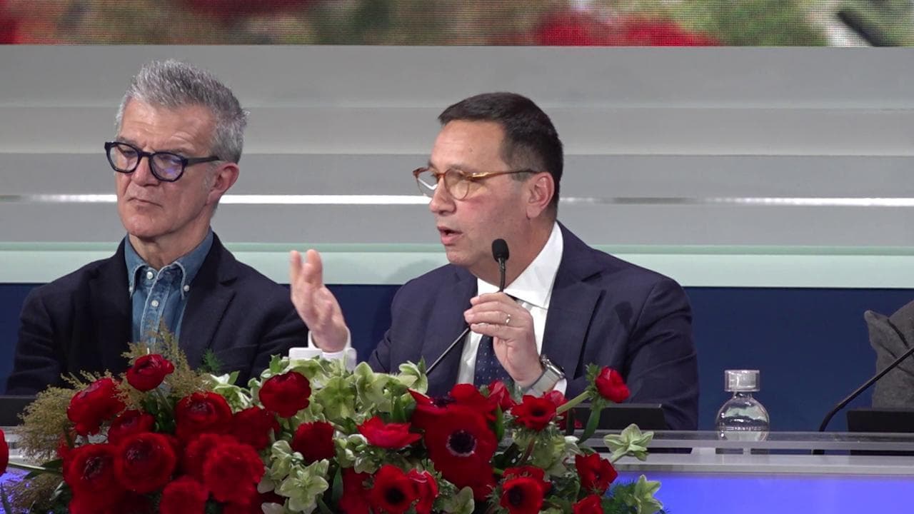 Sanremo, la Rai sul Tony Effe-gate per la collana rimossa: "L'oggetto non può essere riconoscibile"