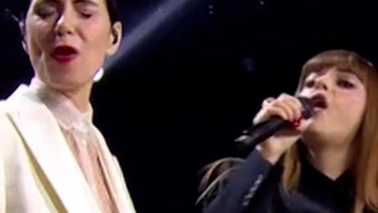 Giorgia e Annalisa incantano l’Ariston con "Skyfall": standing ovation per un duetto da brividi